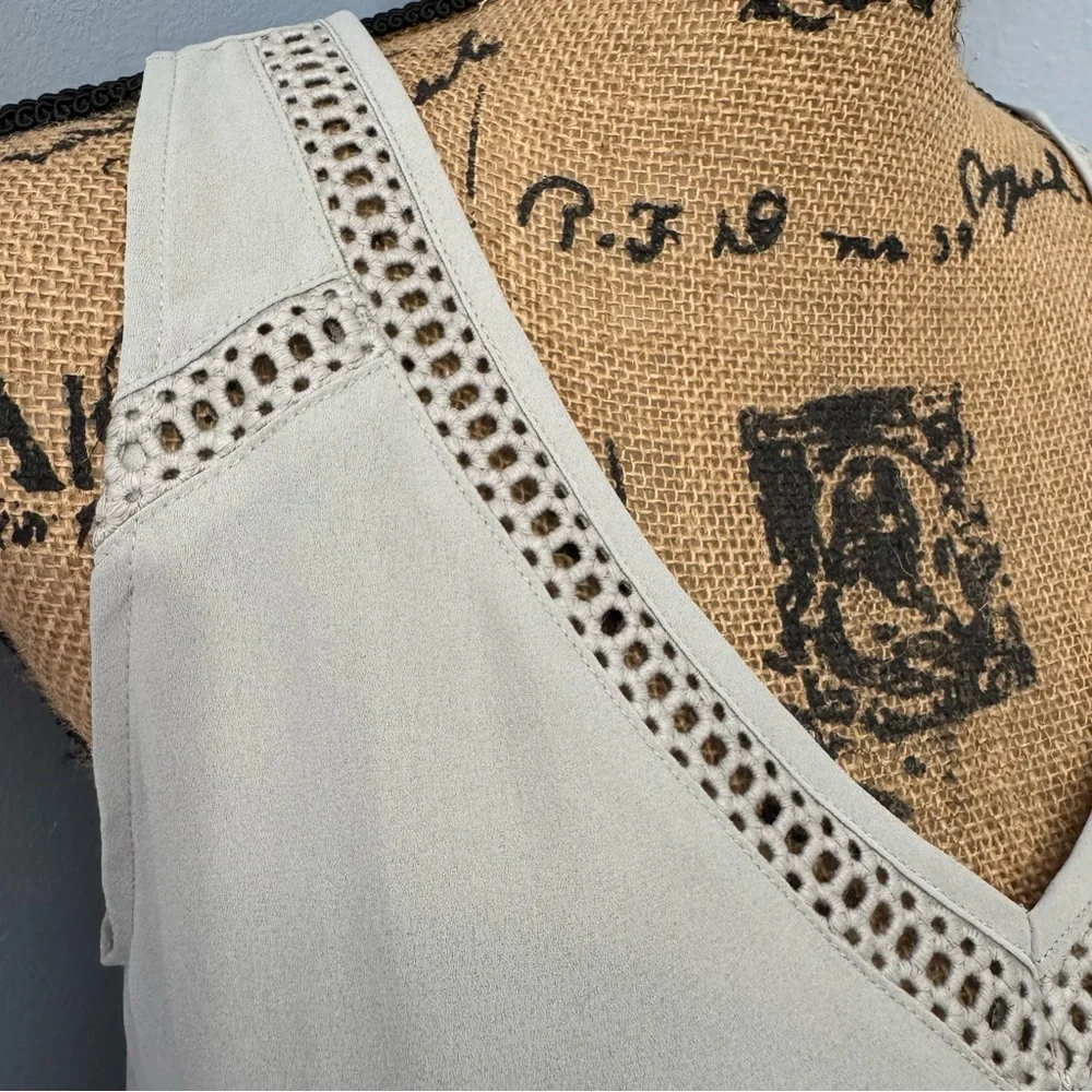 LOFT Tank Top - Picture 3 of 12